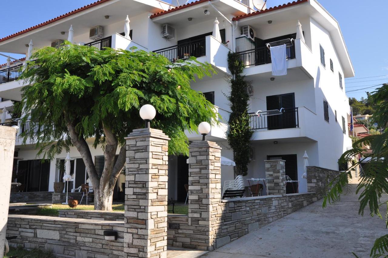 Pansion Alexandros By The Sea Aparthotel Nea Skioni Ngoại thất bức ảnh