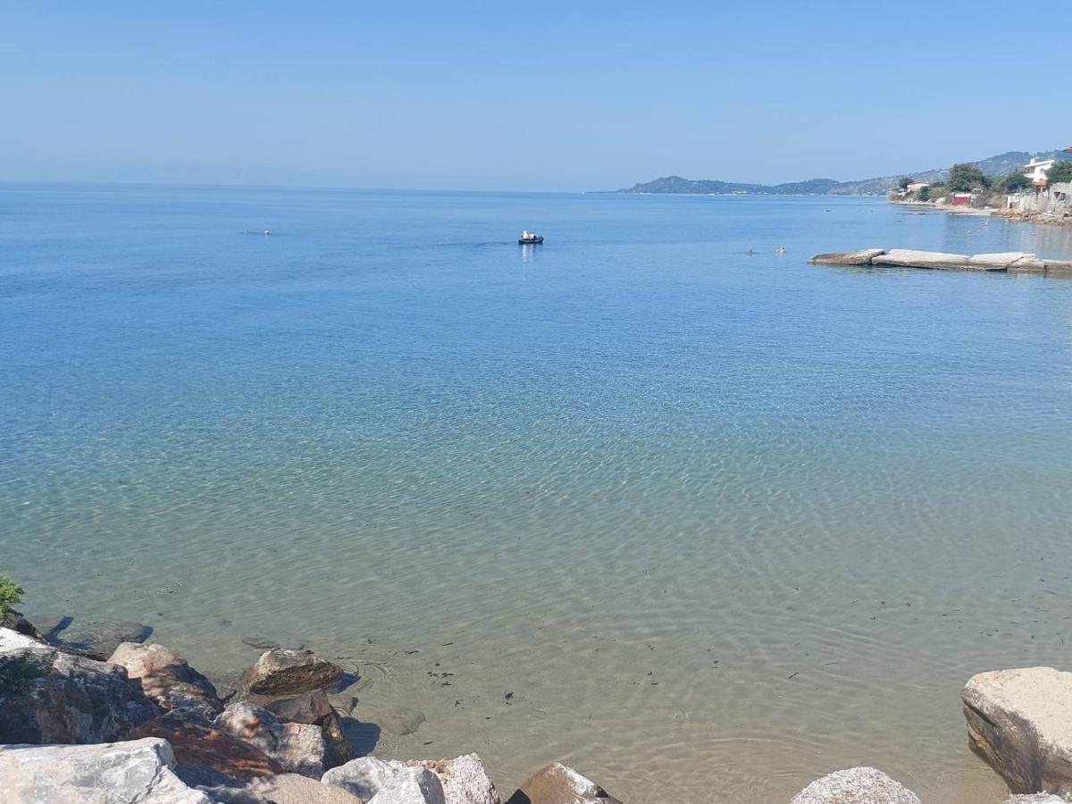 Pansion Alexandros By The Sea Aparthotel Nea Skioni Ngoại thất bức ảnh