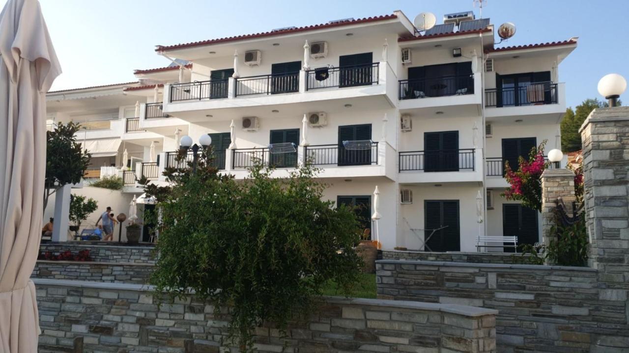 Pansion Alexandros By The Sea Aparthotel Nea Skioni Ngoại thất bức ảnh